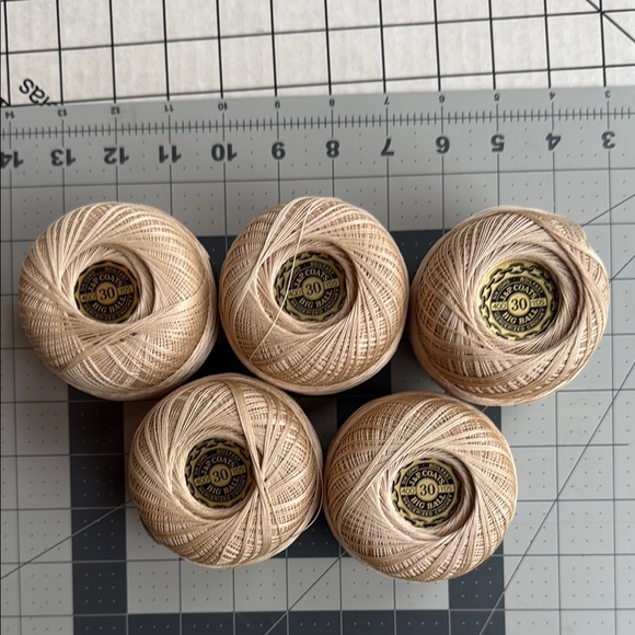 Vintage lot/5 J&P Coats crochet thread, six cord mercerized cotton, Ecru [61 - Picture 1 of 7